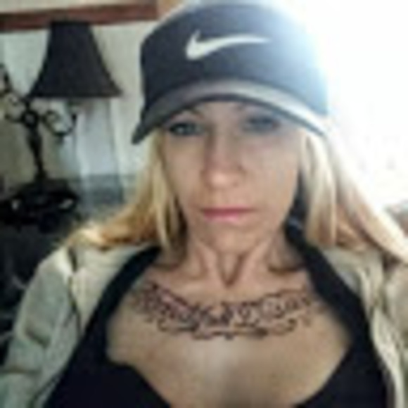 Meet your Posher, Lisa - Picture 1 of 1